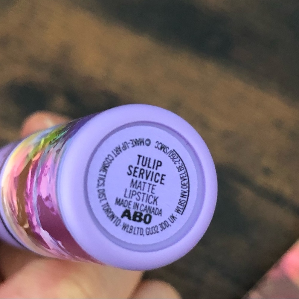 MAC matte lipstick - Full size Limited Edition - Picture 3 of 7